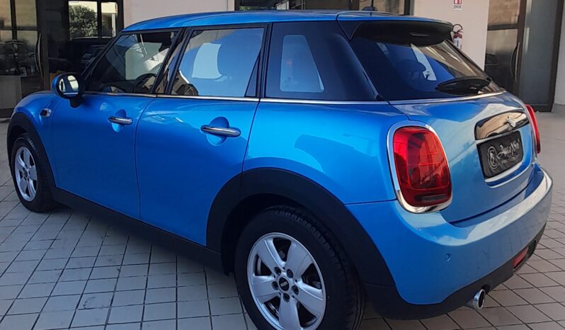 MINI COOPER D 1.5d BUSINESS HATCHBACK 5 PORTE pieno