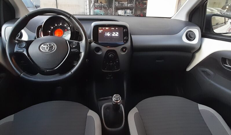 TOYOTA AYGO 1.0i VVT X-BUSINESS pieno