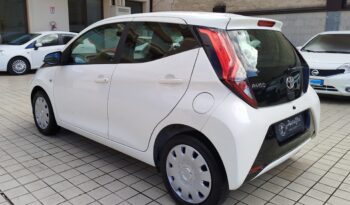 TOYOTA AYGO 1.0i VVT X-BUSINESS 5 PORTE pieno