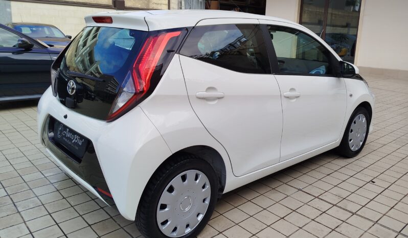 TOYOTA AYGO 1.0i VVT X-BUSINESS 5 PORTE pieno