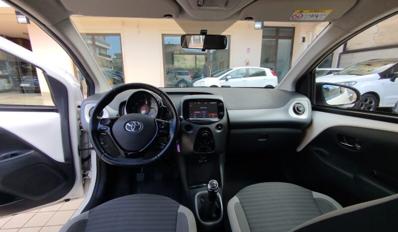 TOYOTA AYGO 1.0i VVT X-BUSINESS 5 PORTE pieno